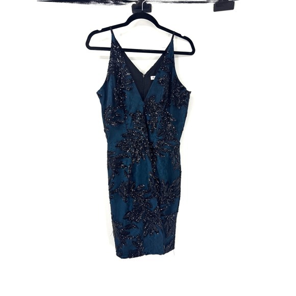 Dress the Population Dresses & Skirts - Dress the Population Jordyn Sequin‎ Sheath Dress Vneck Mini Blue and Black